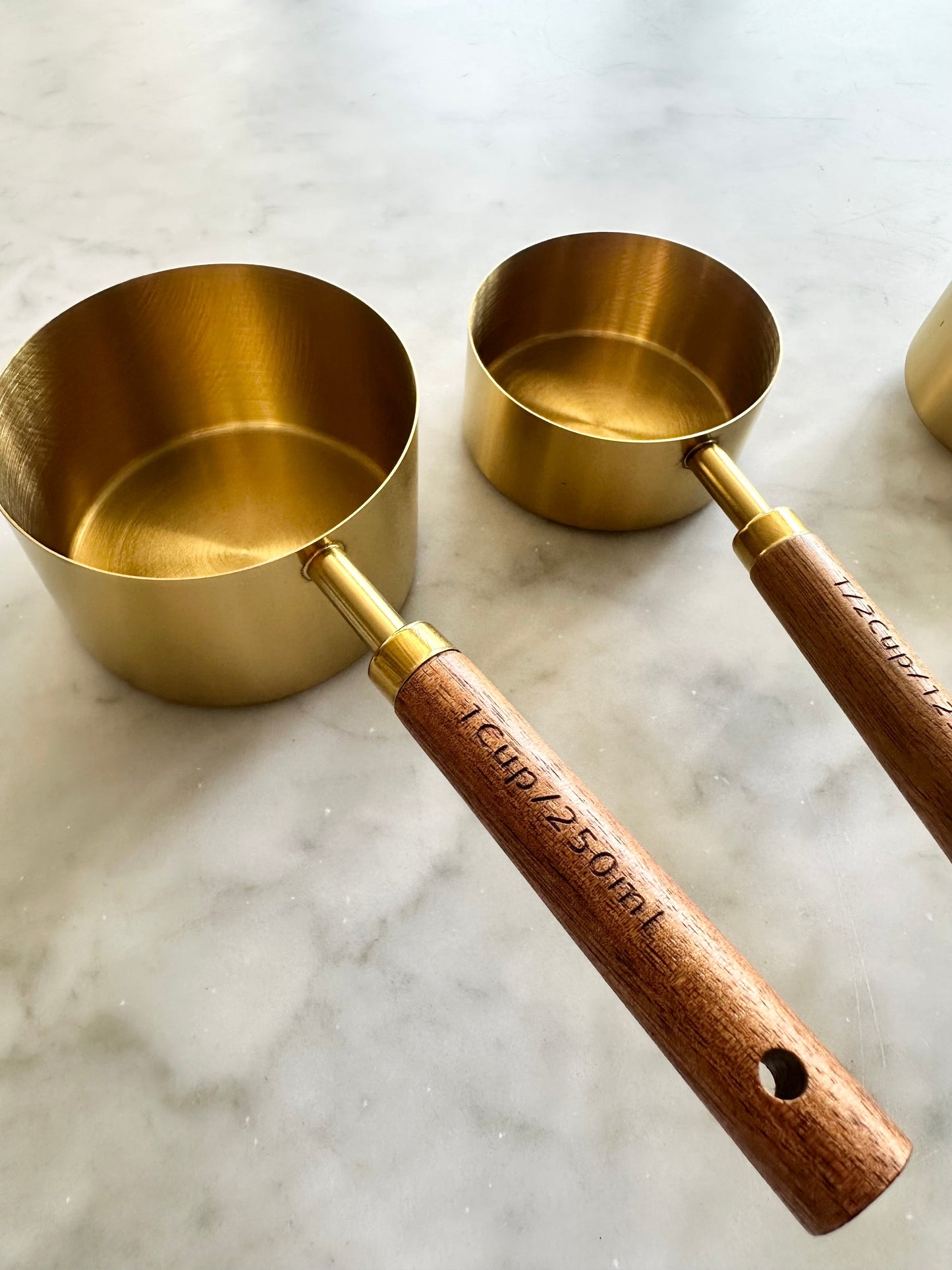 Montecito Acacia Wood and Gold Measuring Cups – Modern Kitchen Essentials