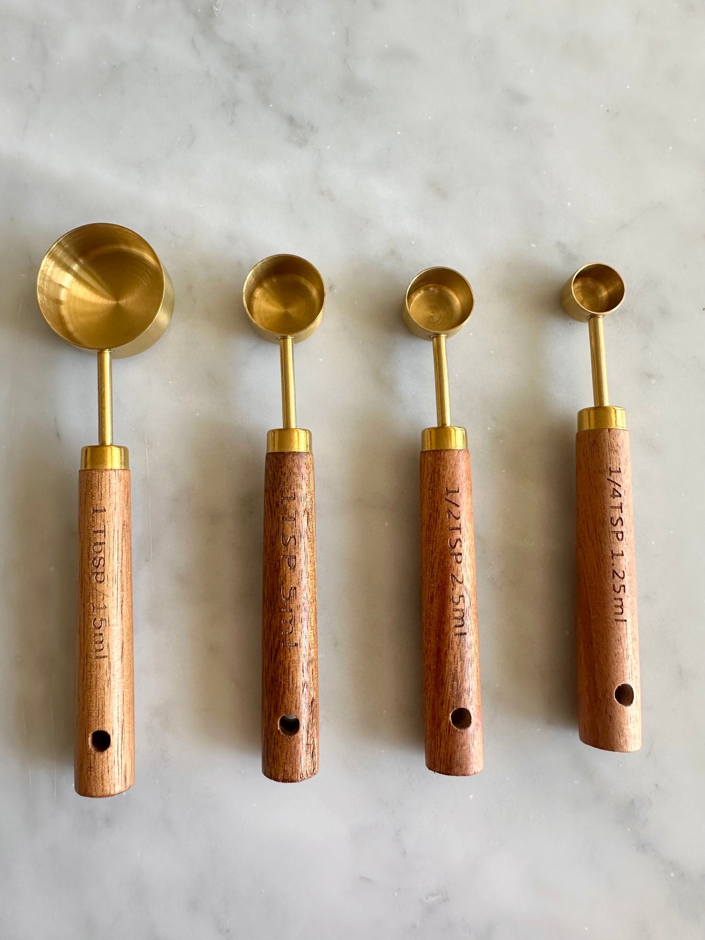 Montecito Acacia Wood and Gold Measuring Cups – Modern Kitchen Essentials